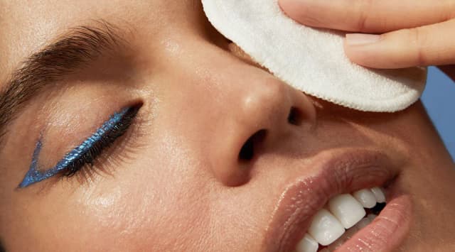 Czym zmywać kwasy z twarzy, aby uniknąć podrażnień i szkód? Czym zmywać kwasy z twarzy, aby uniknąć podrażnień i szkód?