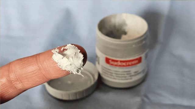 Czy Sudocrem jest dobry na pryszcze? Sprawdź jego skuteczność i ryzyko Czy Sudocrem jest dobry na pryszcze? Sprawdź jego skuteczność i ryzyko
