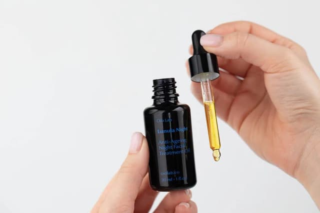 Iman of Noble Serum jak stosować – proste kroki dla pięknej skóry Iman of Noble Serum jak stosować – proste kroki dla pięknej skóry